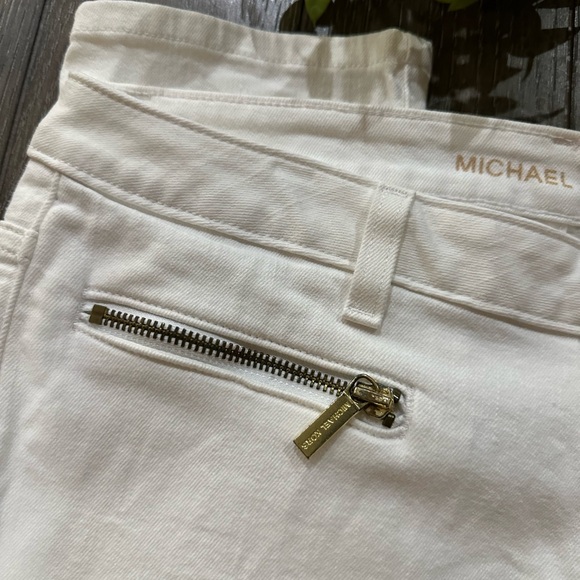 Michael Kors Izzy Cropped Jeans - Picture 4 of 13